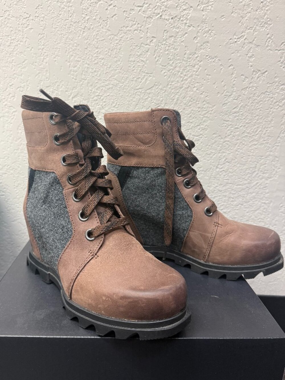 Sorel Joan Of Arctic Wedge III Lexie Women's Boots In Tobacco Size 7.5 NEW